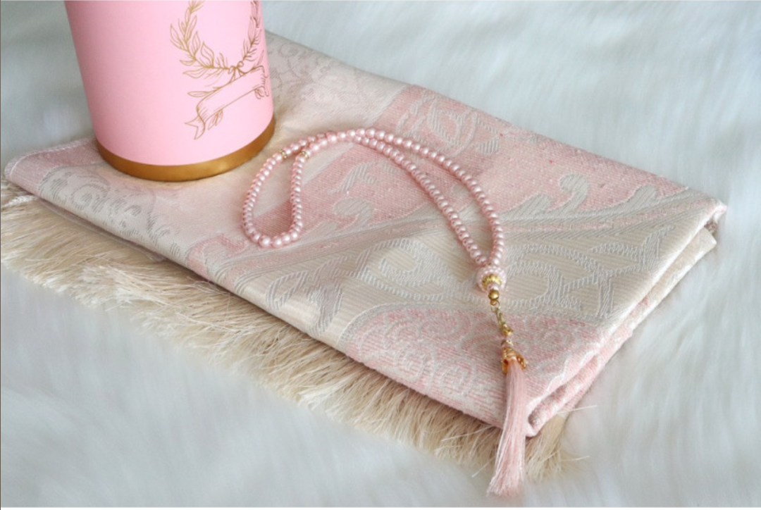 Coffret Tapis de Prière – Le Cadeau Idéal pour l’Aïd et le Ramadan